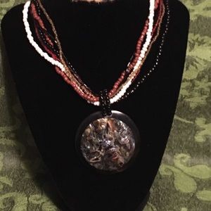 Vintage Beaded Pendant Necklace 🌟💚